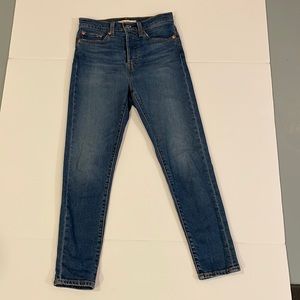 Levi’s Wedgie Skinny Button Fly Size 27